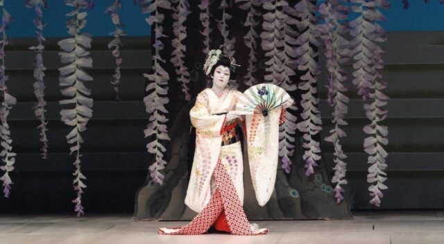 日本舞踊 藤娘 舞台写真2