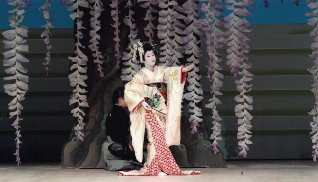 日本舞踊 藤娘 舞台写真1